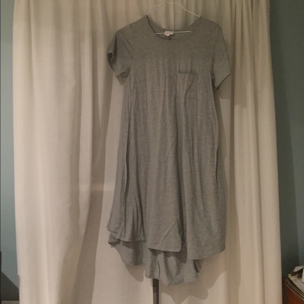 MAKE ME AN OFFER!!! LulaRoe Women’s Carly Small